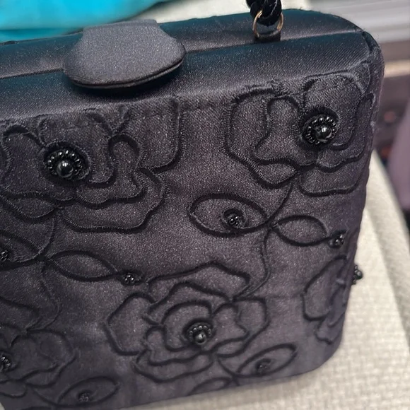 HOLT RENFREW Evening Bag - Picture 4 of 11